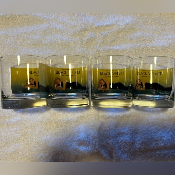 Vintage Imported Black Velvet Canadian Whisky Glass Model Dawn Davidson set 2 - Picture 2 of 5